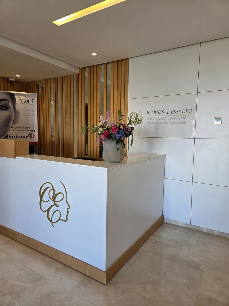 Accueil du cabinet du Dr ESSADEQ avec la plateforme Fotona 4D